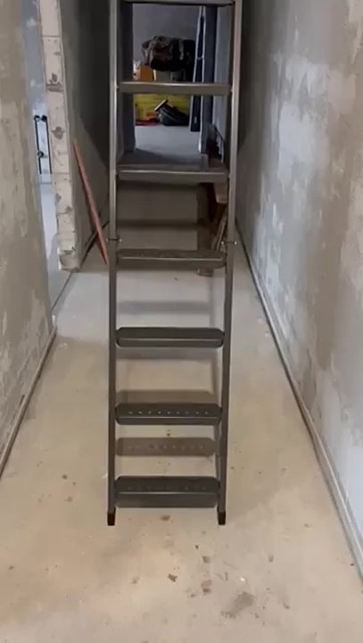 Монтаж чердачной лестницы в заранее подготовленный проем